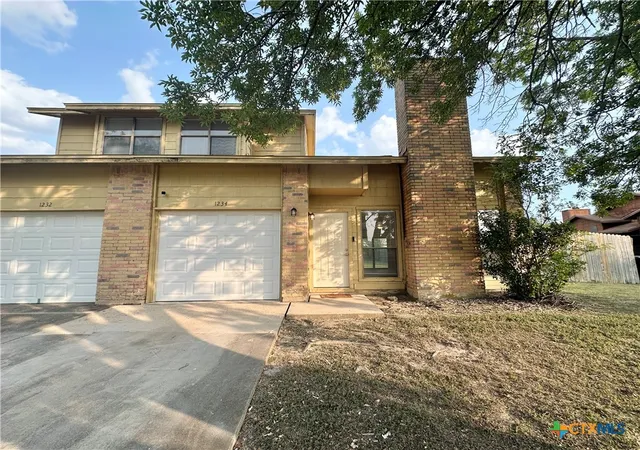 Photo 1 of Townhouse for sale at 1234 Royal Crst Dr, Killeen, TX 76549 | MLS# 621783 | Listing updated on 2026-08-12