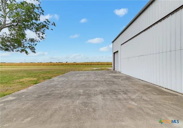 Photo 3 of Single family home for sale at 1025 Link Rd, Seguin, TX 78155 | MLS# 622435 | Listing updated on 2026-08-15