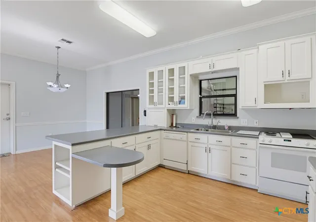 Photo 3 of Sale Pending at 1025 Link Rd, Seguin, TX 78155 | MLS# 622435 | Listing updated on 2026-09-26
