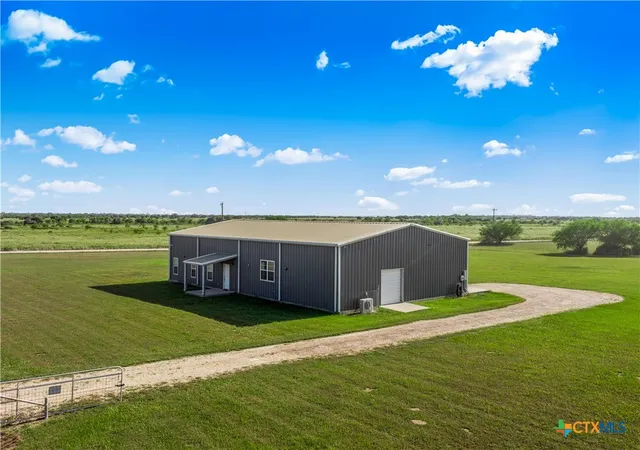 Photo 2 of Single family home for sale at 59 Leaning Oak Rd, Victoria, TX 77904 | MLS# 622027 | Listing updated on 2026-09-15