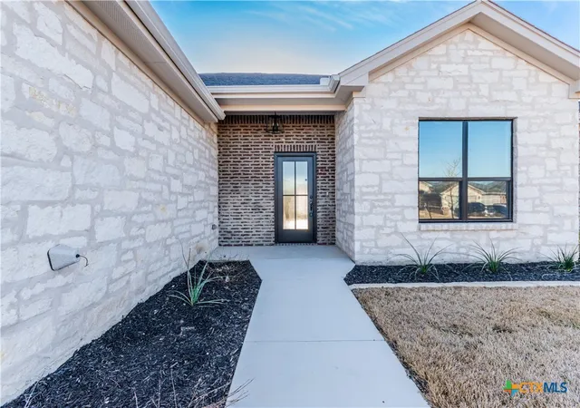 Photo 2 of Single family home for sale at 8415 James Herring's Way, Killeen, TX 76542 | MLS# 622430 | Listing updated on 2026-09-21