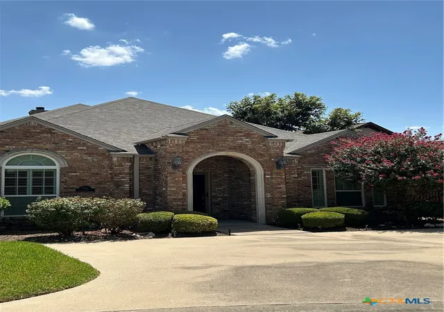 Photo 1 of Sale Pending at 2711 Steeplechase Ct, Temple, TX 76502 | MLS# 622386 | Listing updated on 2026-08-22