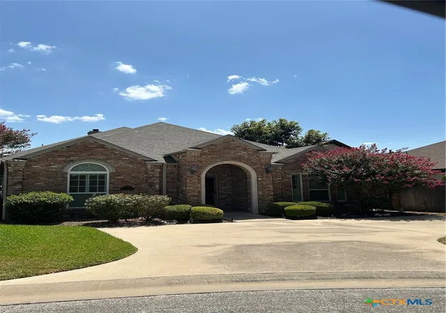 Photo 2 of Sale Pending at 2711 Steeplechase Ct, Temple, TX 76502 | MLS# 622386 | Listing updated on 2026-08-22