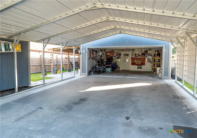 Photo 3 of Single family home for sale at 110 Idylwood Pl, Victoria, TX 77901 | MLS# 621797 | Listing updated on 2026-08-12