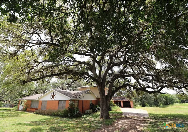 Single family home for sale at 229 E Fannin St, Goliad, TX 77963 | MLS# 622313