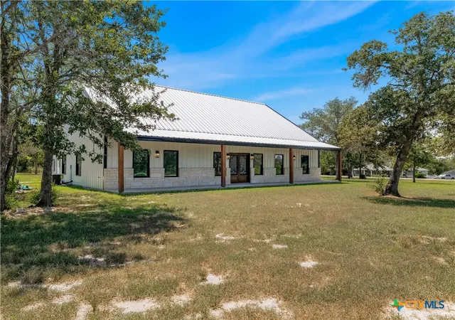 Photo 2 of Single family home for sale at 37 Chaparral Rd, Victoria, TX 77905 | MLS# 622487 | Listing updated on 2026-09-11