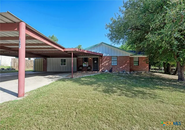 Photo 1 of Single family home for sale at 1407 W Ave C, Lampasas, TX 76550 | MLS# 622312 | Listing updated on 2026-08-19