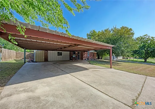 Photo 2 of Single family home for sale at 1407 W Ave C, Lampasas, TX 76550 | MLS# 622312 | Listing updated on 2026-08-19