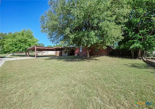 Photo 3 of Single family home for sale at 1407 W Ave C, Lampasas, TX 76550 | MLS# 622312 | Listing updated on 2026-08-19