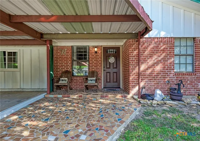 Photo 4 of Single family home for sale at 1407 W Ave C, Lampasas, TX 76550 | MLS# 622312 | Listing updated on 2026-08-19