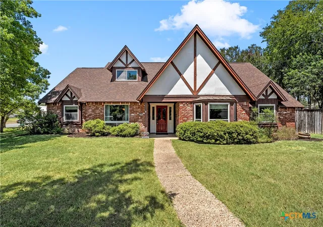 Photo 1 of Single family home for sale at 400 E 22nd Avenue, Belton, TX 76513 | MLS# 622325 | Listing updated on 2026-08-12