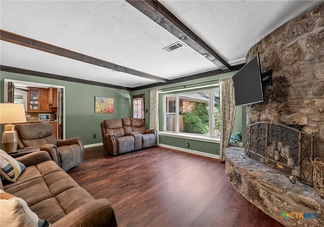 Photo 3 of Single family home for sale at 400 E 22nd Avenue, Belton, TX 76513 | MLS# 622325 | Listing updated on 2026-08-12