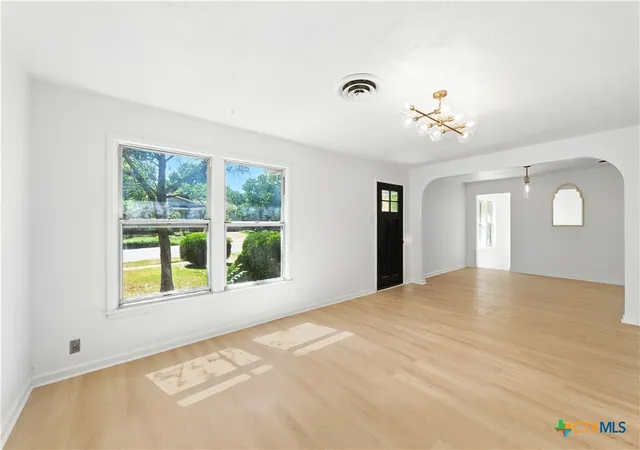 Photo 4 of Single family home for sale at 1302 S 2nd Street, Killeen, TX 76541 | MLS# 622449 | Listing updated on 2026-09-14