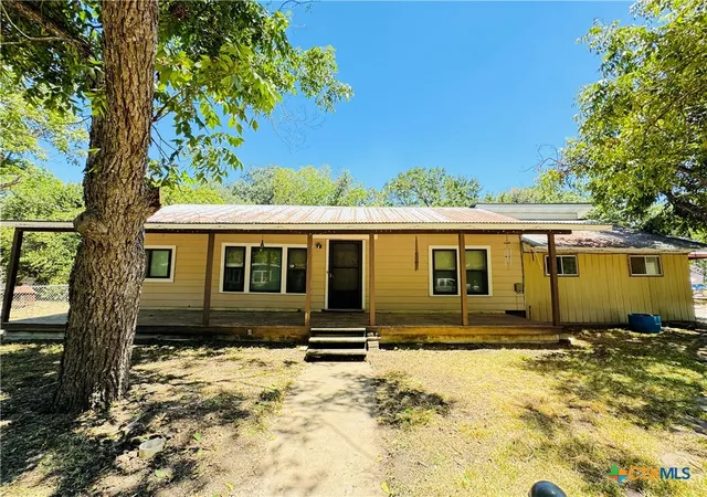 Photo 1 of Single family home for sale at 817 N Goodrich St, Seguin, TX 78155 | MLS# 622436 | Listing updated on 2026-09-12