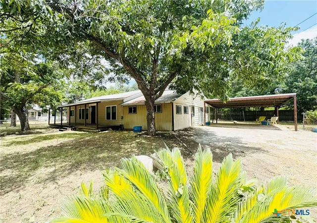 Photo 3 of Single family home for sale at 817 N Goodrich St, Seguin, TX 78155 | MLS# 622436 | Listing updated on 2026-10-05
