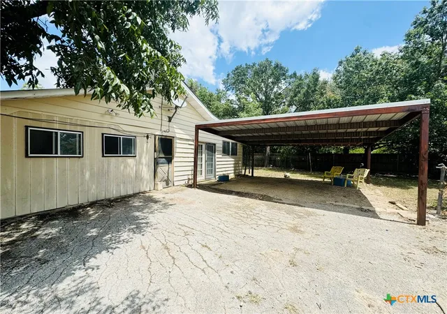 Photo 4 of Single family home for sale at 817 N Goodrich St, Seguin, TX 78155 | MLS# 622436 | Listing updated on 2026-10-05