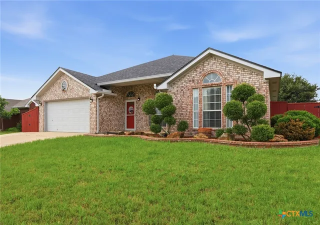 Photo 3 of Sale Pending at 4902 Michael Dr, Killeen, TX 76549 | MLS# 622306 | Listing updated on 2026-08-24