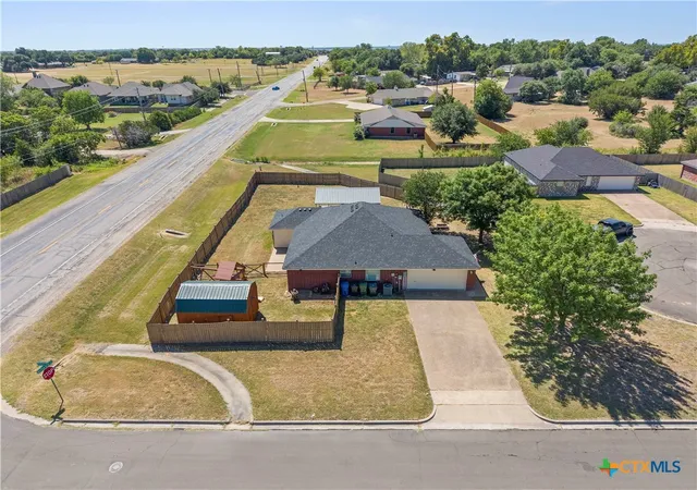 Photo 2 of Single family home for sale at 10805 Snow Pea Dr, Waco, TX 76708 | MLS# 622595 | Listing updated on 2026-08-13