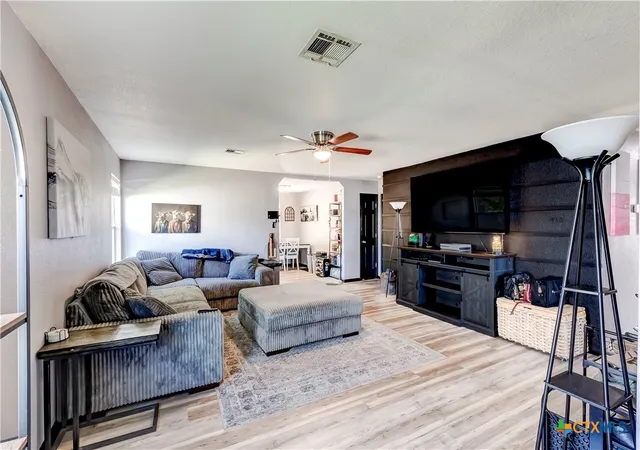 Photo 2 of Single family home for sale at 3201 John Porter Dr, Killeen, TX 76543 | MLS# 622448 | Listing updated on 2026-09-09