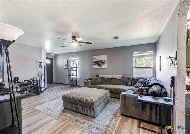 Photo 3 of Single family home for sale at 3201 John Porter Dr, Killeen, TX 76543 | MLS# 622448 | Listing updated on 2026-09-09