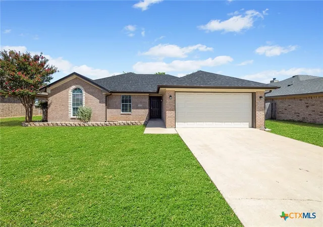 Photo 1 of Sale Pending at 3806 Fabianna Dr, Killeen, TX 76549 | MLS# 622632 | Listing updated on 2026-08-30