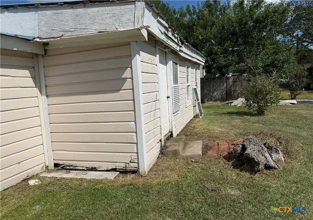 Photo 2 of Single family home for sale at 415 S Virginia St, Port Lavaca, TX 77979 | MLS# 621748 | Listing updated on 2026-08-14