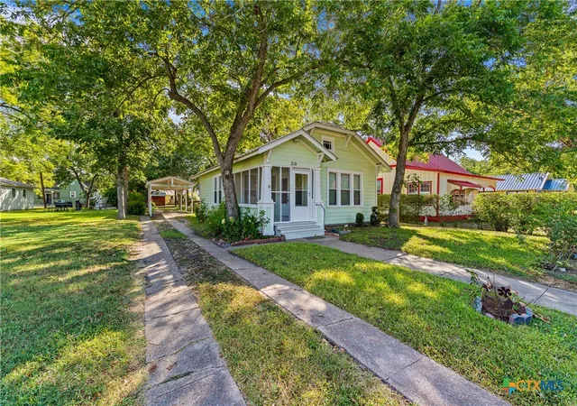 Photo 2 of Single family home for sale at 210 Pecan St, Yoakum, TX 77995 | MLS# 622636 | Listing updated on 2026-08-15