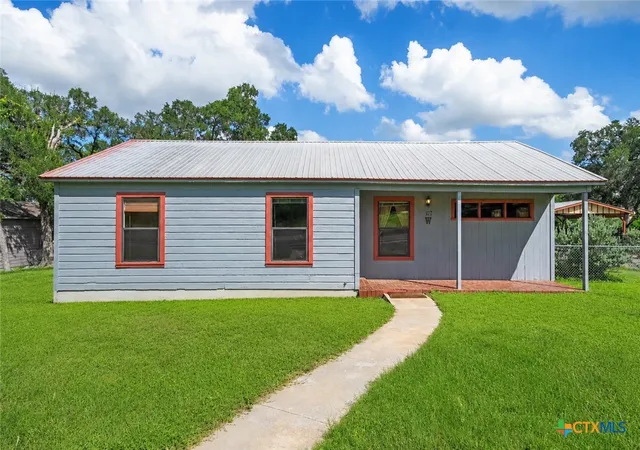 Photo 1 of Single family home for sale at 107 W Holland St, San Marcos, TX 78666 | MLS# 622634 | Listing updated on 2026-09-12