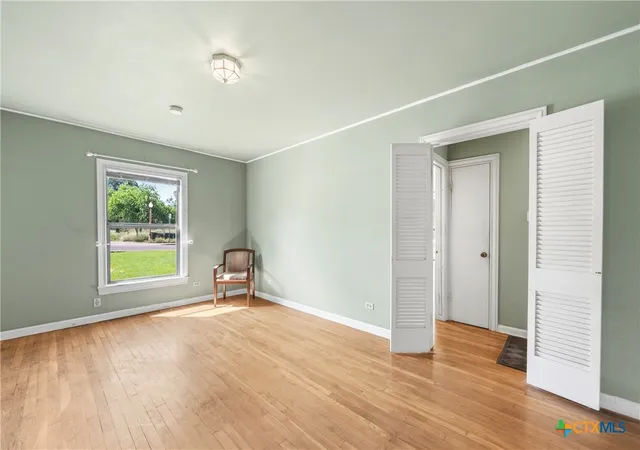 Photo 4 of Single family home for sale at 107 W Holland St, San Marcos, TX 78666 | MLS# 622634 | Listing updated on 2026-09-12