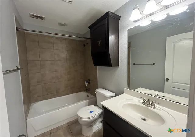 Photo 2 of Single family home for sale at 403 Hedy Dr, Killeen, TX 76542 | MLS# 622613 | Listing updated on 2026-09-10