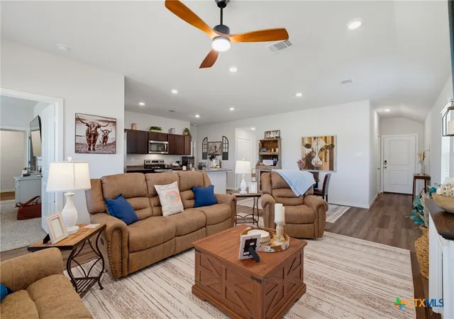 Photo 3 of Single family home for sale at 325 Doss Dr, Rockdale, TX 76567 | MLS# 622678 | Listing updated on 2026-09-03
