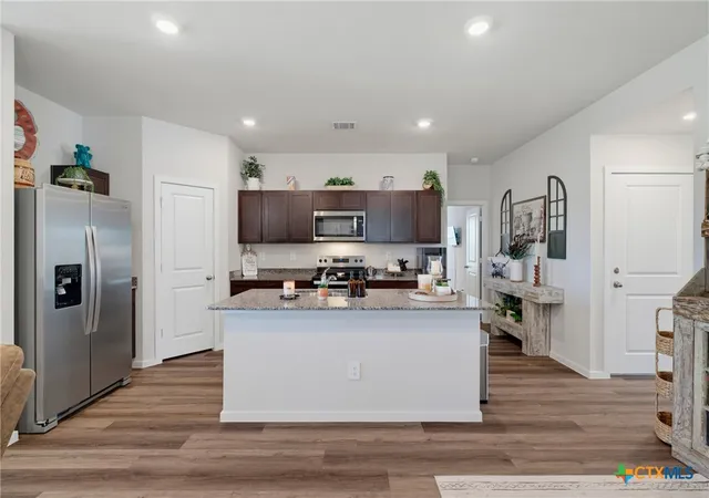 Photo 4 of Single family home for sale at 325 Doss Dr, Rockdale, TX 76567 | MLS# 622678 | Listing updated on 2026-09-03