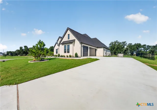 Photo 2 of Single family home for sale at 101 Lakeview Ct, Belton, TX 76513 | MLS# 622474 | Listing updated on 2026-09-16