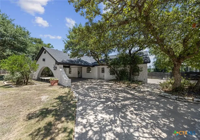 Photo 3 of Single family home for sale at 349 Arrowhead Point Rd, Belton, TX 76513 | MLS# 621895 | Listing updated on 2026-08-26