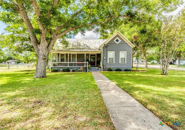 Photo 2 of Single family home for sale at 1122 N Ave H, Shiner, TX 77984 | MLS# 622398 | Listing updated on 2026-08-15