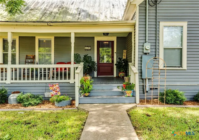 Photo 3 of Single family home for sale at 1122 N Ave H, Shiner, TX 77984 | MLS# 622398 | Listing updated on 2026-08-15