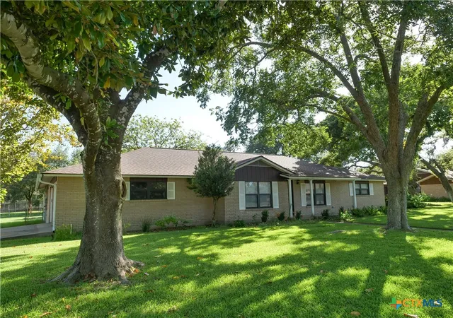 Photo 1 of Single family home for sale at 1209 E Morgan, Cuero, TX 77954 | MLS# 622143 | Listing updated on 2026-08-26