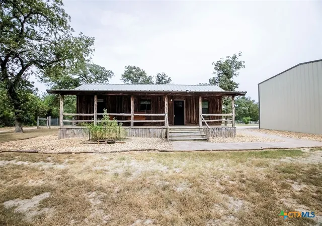 Photo 2 of Single family home for sale at 885 Peach Crk Rd, Rosanky, TX 78953 | MLS# 622758 | Listing updated on 2026-08-28