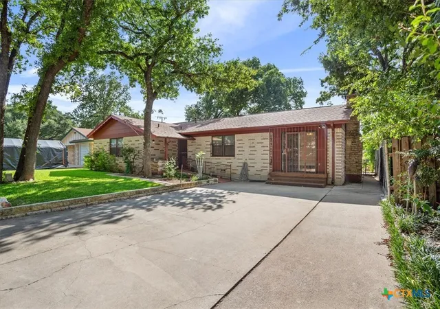 Photo 3 of Single family home for sale at 414 Oak St, Copperas Cove, TX 76522 | MLS# 622755 | Listing updated on 2026-08-15