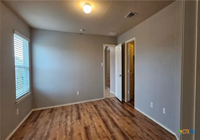 Photo 3 of Single family home for sale at 1024s Sandwell Ct, Seguin, TX 78155 | MLS# 622762 | Listing updated on 2026-10-01