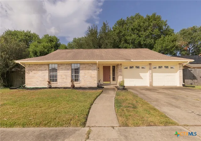 Photo 1 of Sale Pending at 410 Paisano Dr, Victoria, TX 77904 | MLS# 622753 | Listing updated on 2026-08-17