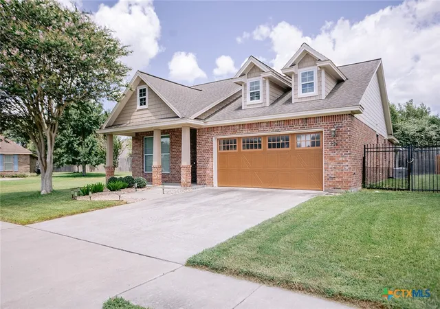 Photo 2 of Single family home for sale at 226 Sirocco Dr, Victoria, TX 77904 | MLS# 622774 | Listing updated on 2026-09-07