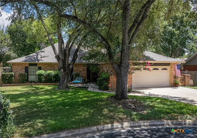 Photo 1 of Single family home for sale at 305 Westbend Cir, Seguin, TX 78155 | MLS# 622780 | Listing updated on 2026-08-16