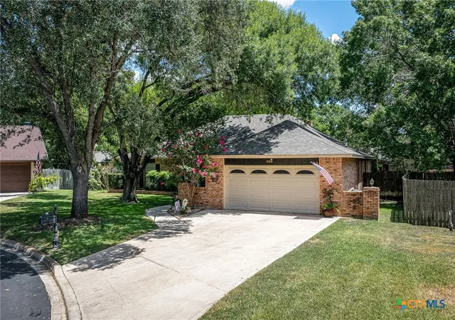 Photo 2 of Single family home for sale at 305 Westbend Cir, Seguin, TX 78155 | MLS# 622780 | Listing updated on 2026-08-16