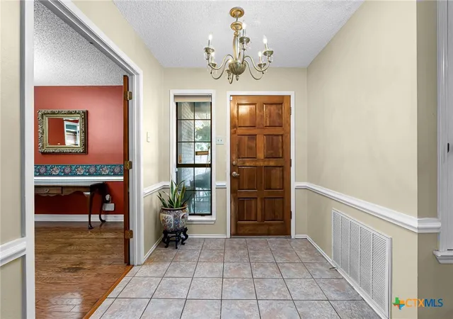 Photo 3 of Single family home for sale at 305 Westbend Cir, Seguin, TX 78155 | MLS# 622780 | Listing updated on 2026-08-16