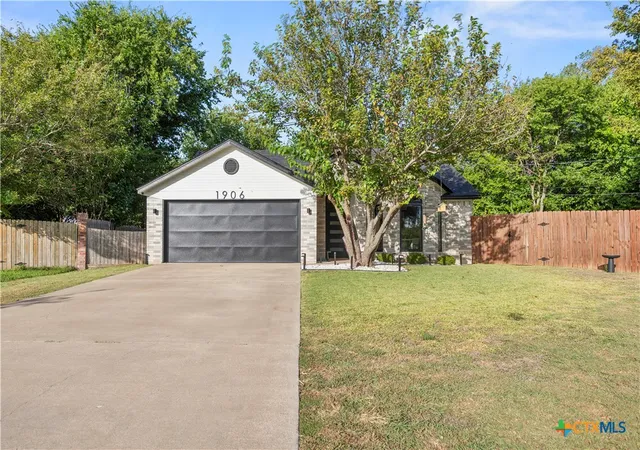Photo 2 of Sale Pending at 1906 Sumac Dr, Killeen, TX 76549 | MLS# 622765 | Listing updated on 2026-09-15