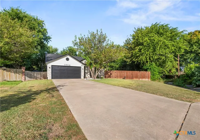 Photo 3 of Sale Pending at 1906 Sumac Dr, Killeen, TX 76549 | MLS# 622765 | Listing updated on 2026-09-15