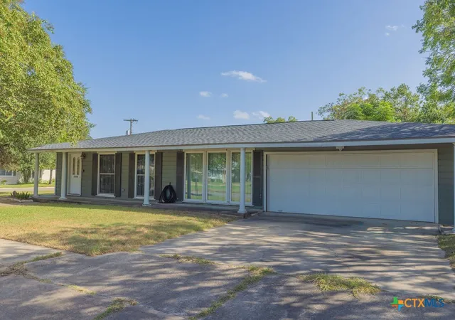 Photo 3 of Single family home for sale at 313 3rd Street, Cuero, TX 77954 | MLS# 622804 | Listing updated on 2026-09-03