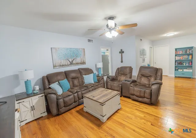 Photo 4 of Single family home for sale at 313 3rd Street, Cuero, TX 77954 | MLS# 622804 | Listing updated on 2026-09-03