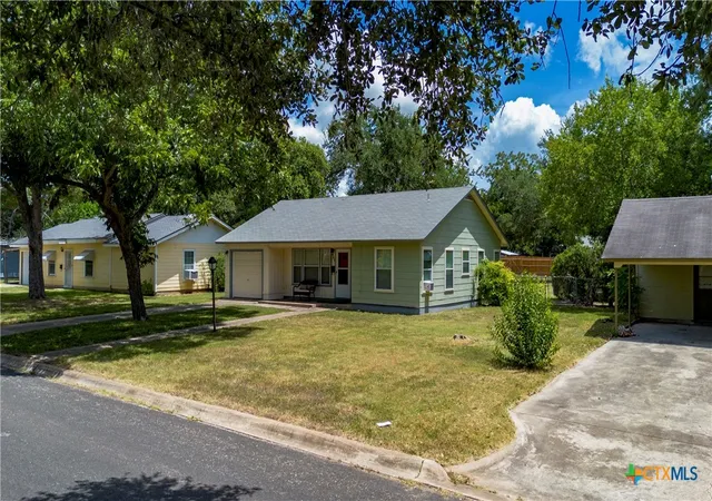Photo 3 of Single family home for sale at 437 Wallace St, Seguin, TX 78155 | MLS# 622779 | Listing updated on 2026-08-18